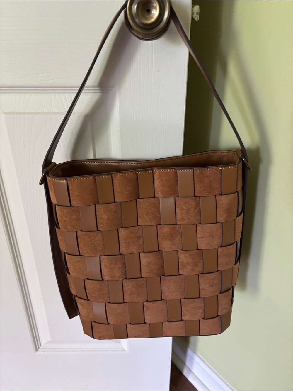 a.n.a Woven Bucket Tote in Brown
